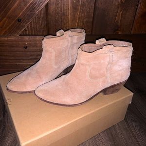 Joie Boots